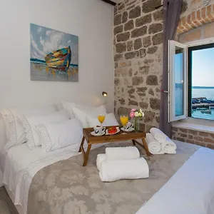 Seafront In Historical Cippico Castle Apartment Kastela